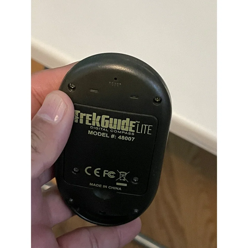 CELESTRON TrekGuide LiteDigital Compass,Altitude,Barometric pressure,Temperature